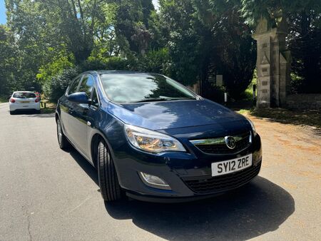 VAUXHALL ASTRA 1.6 16v Exclusiv Euro 5 5dr